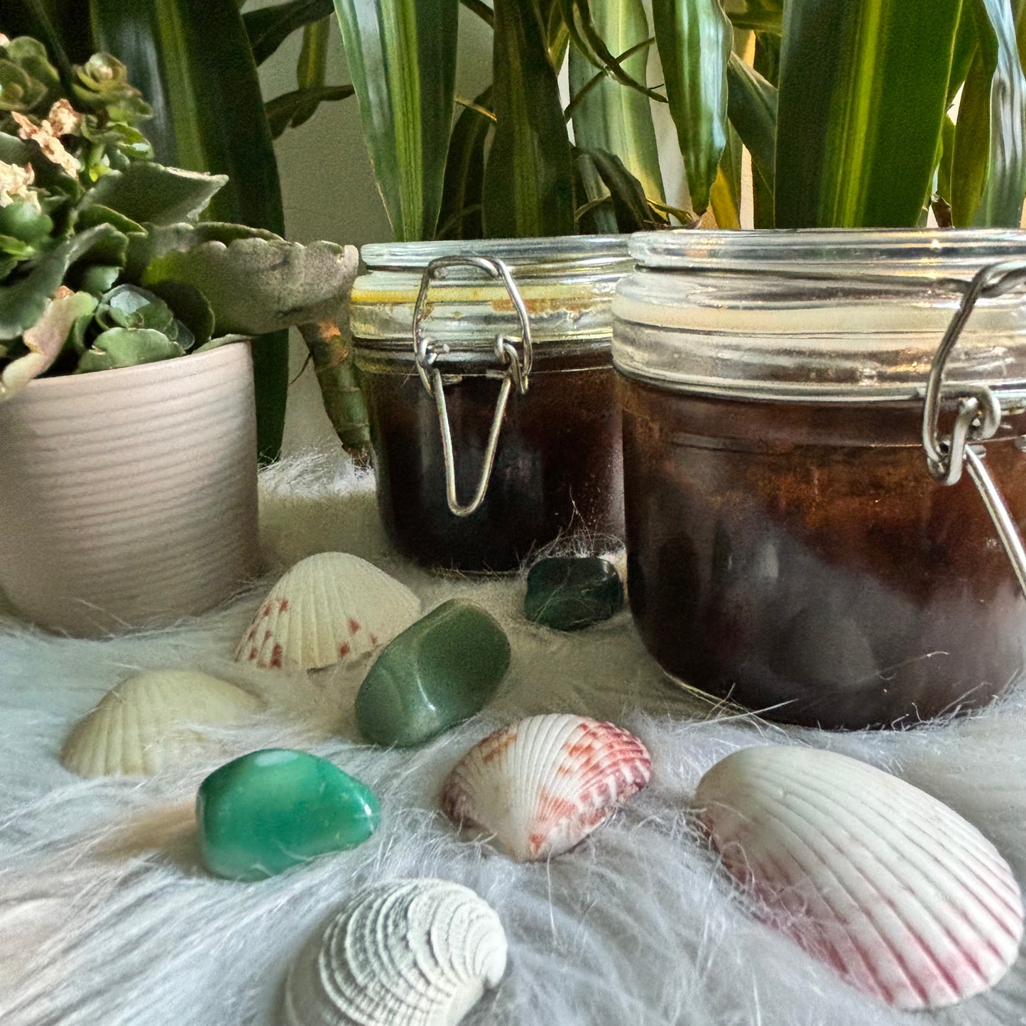 Honey exfoliating body scrub